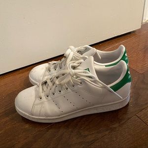 Womens 7.5 adidas Stan smiths green